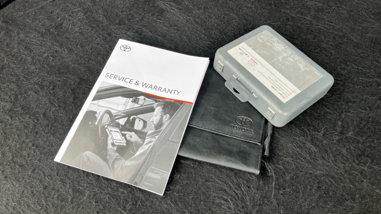 Toyota Corolla 2.0 VVT-i Hybrid Design 5dr CVT Hybrid Estate